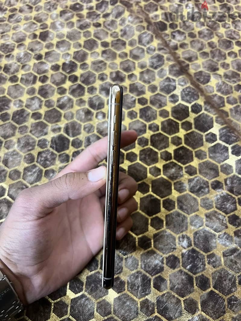 Apple - iPhone 11 Pro Max 4