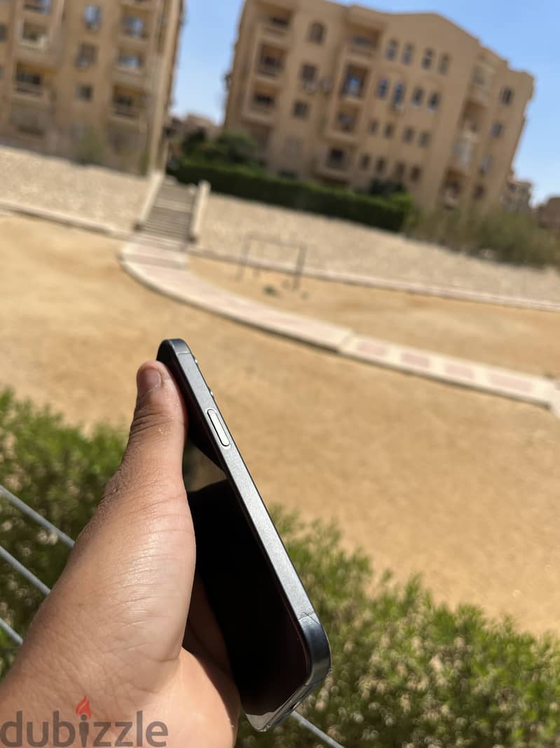 Apple - iPhone 15 Pro 2