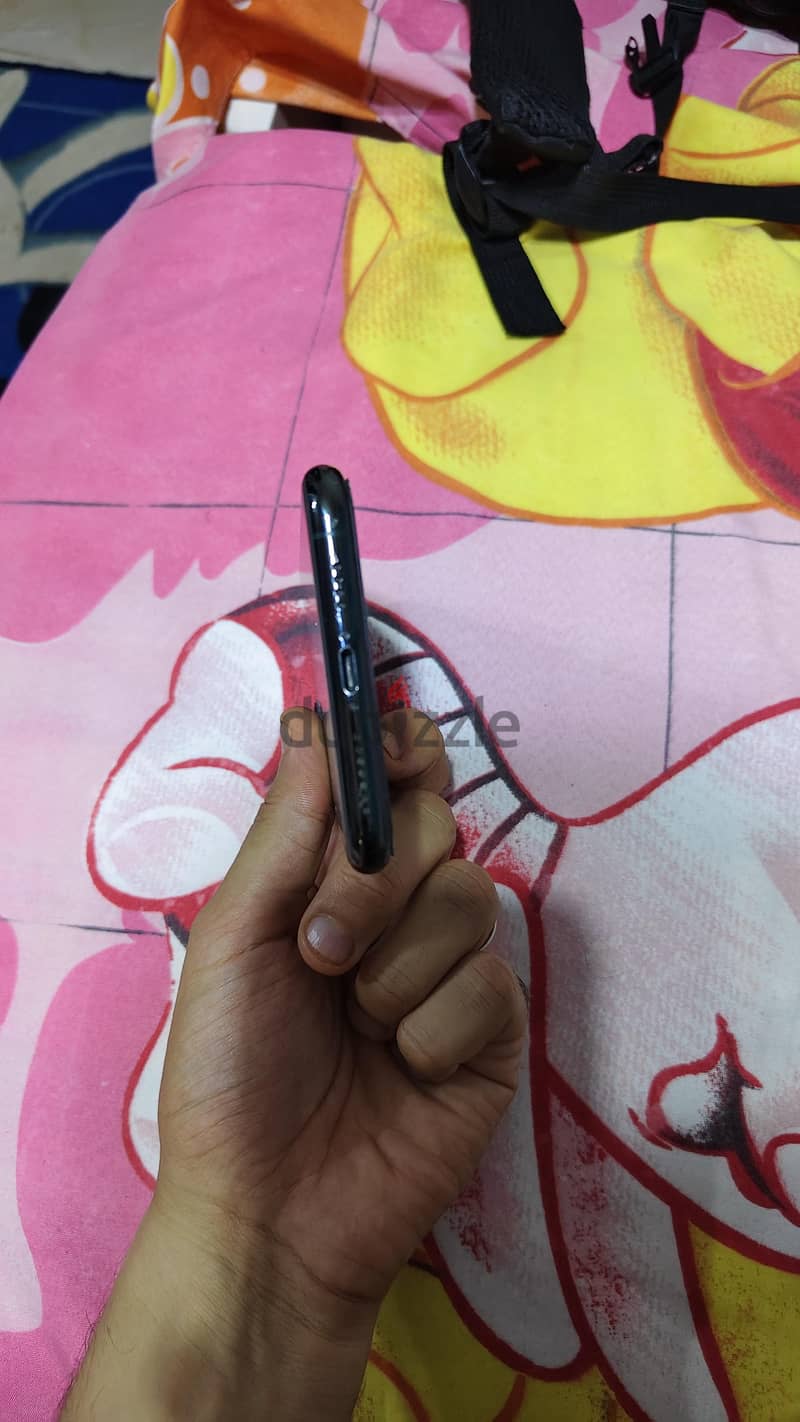 Apple - iPhone 11 Pro Max 4