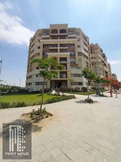 A unique opportunity to live in a fully furnished super-luxurious apartment in the New Capital next to the Financial District