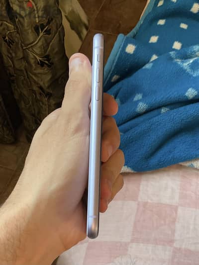 Apple - iPhone 11