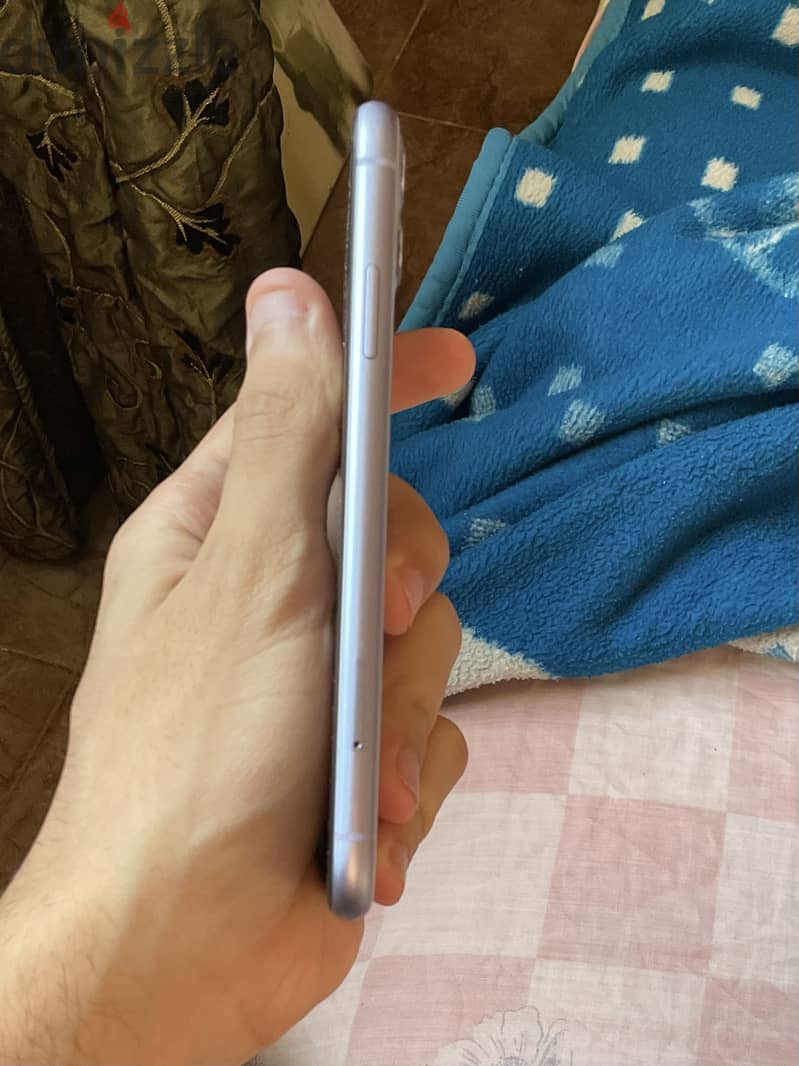 Apple - iPhone 11 4