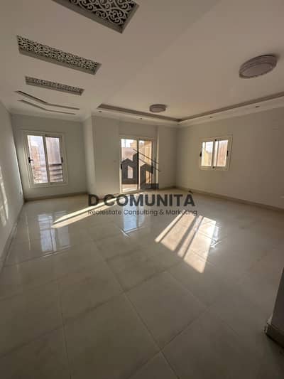 شقة سكنية  للإيجار  اول سكن  في منطقة المستثمرين الجنوبية  (عائلي 3) بالمطبخ والتكيفات  - موقع متميز بالقرب من شارع الجزيرة