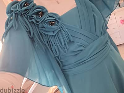 لقطة كاش لسرعة البيع  فستان سهرة سواريه شيفون فيروزي راقٍ جداً (لبسة