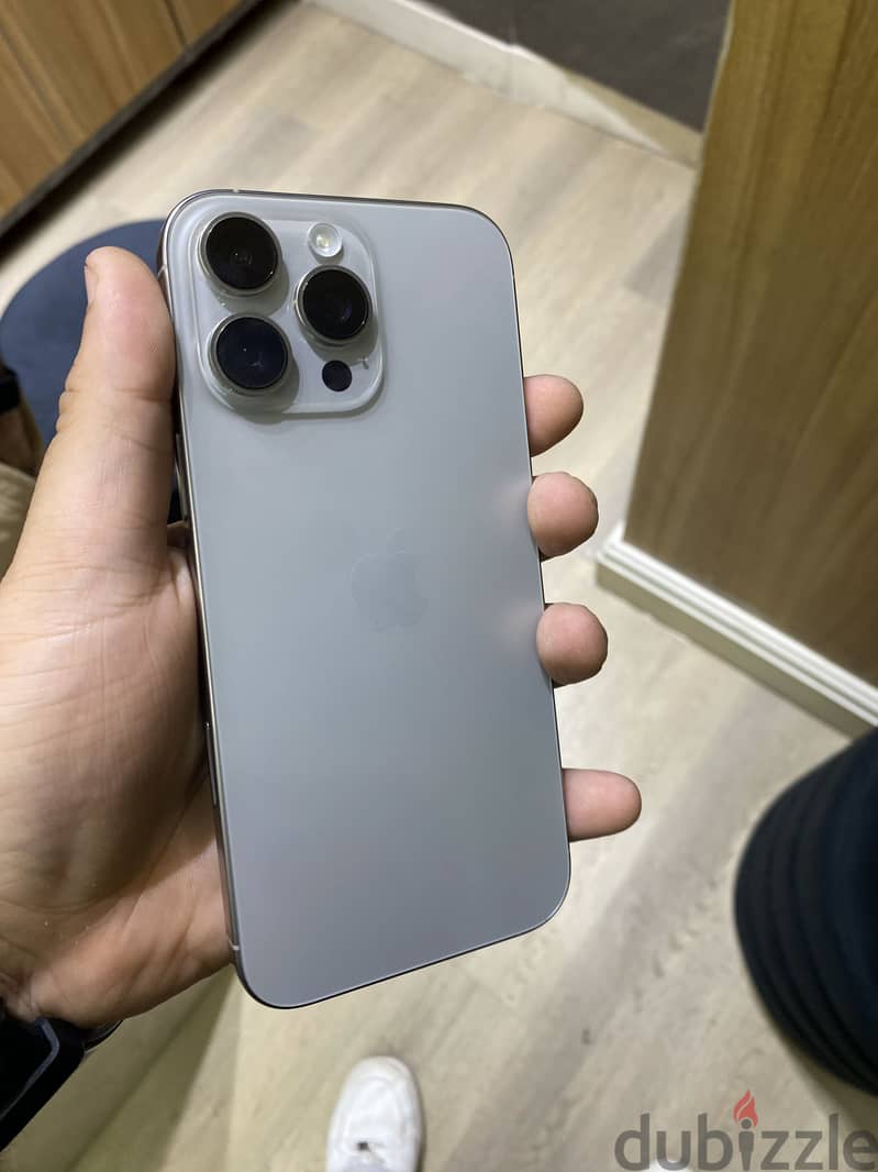 Apple - iPhone 16 Pro Max 5