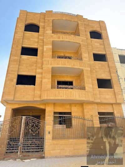 عماره كامله ناصيه بحري للبيع في مدينة الشروق العائلي الجولف