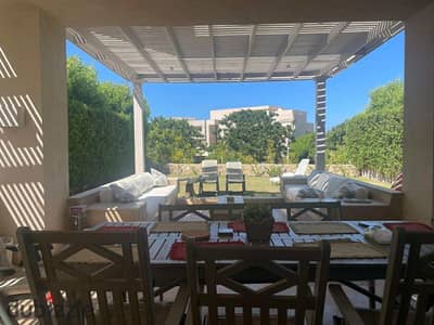 Chalet in a garden, finished and furnished, ready for living in Hacienda Bay next to Marassi