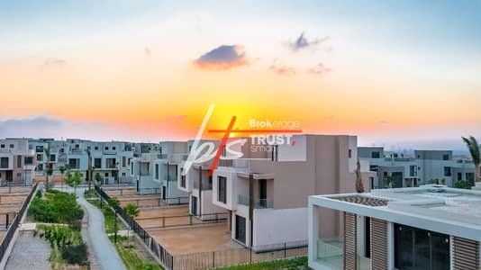 Twin villa for sale, 4 bedrooms, immediate occupancy, townhouse price, in Sodic East compound, Shorouk City, next to New Giza.