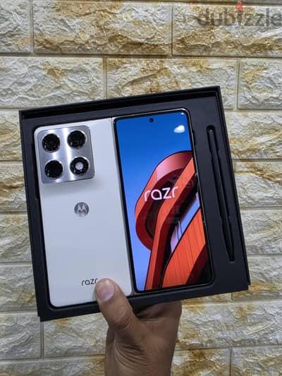 Motorola RAZR Fold  512giga 16 ram فتحه علبه
