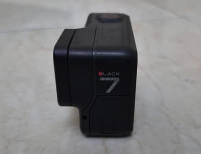 كاميرا GoPro Hero 7 Black بحالة ممتازة جدًا بسعر مناسب وقابل للتفاوض .