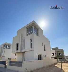 للبيع فيلا ستاندألون استلام فوري في  Belle Vie – Emaar بجوار سوديك و سولانا