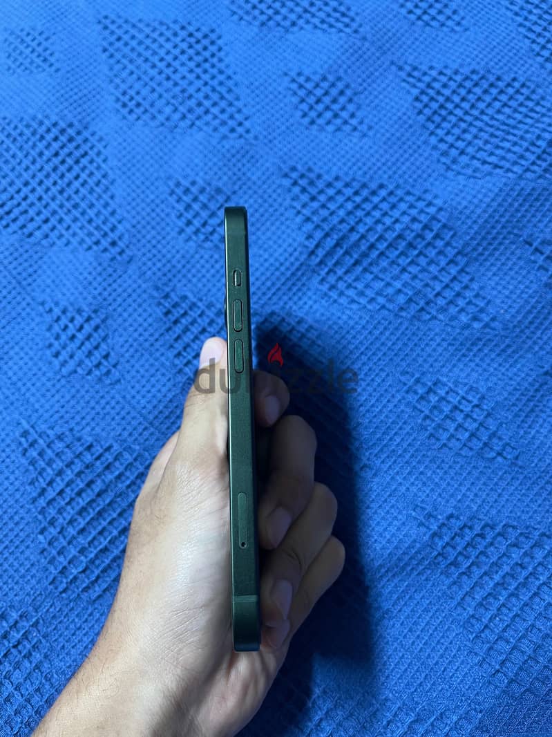 Apple - iPhone 13 8