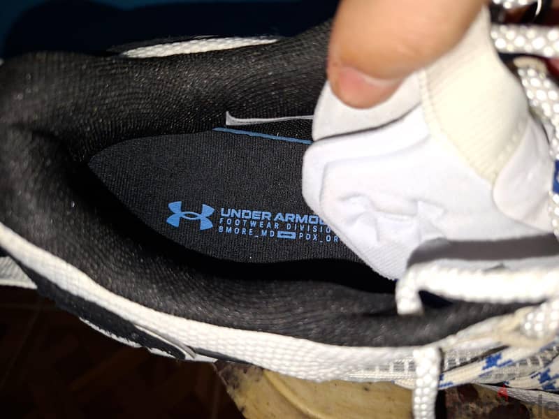 Under armour hover 3