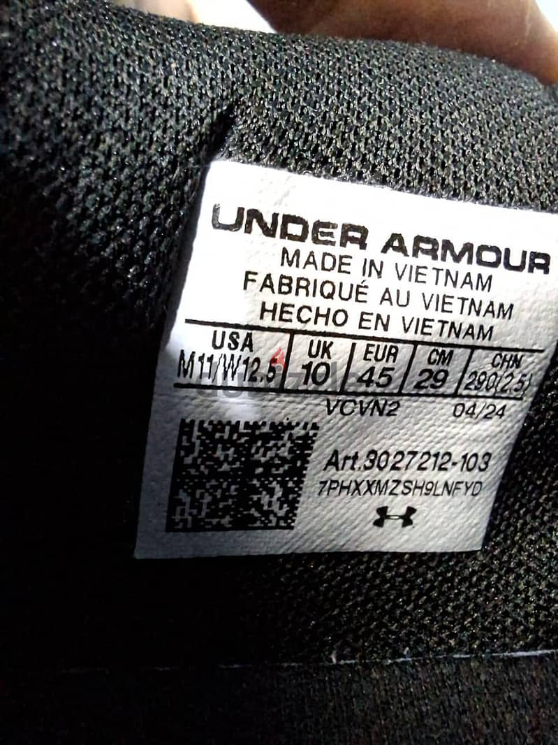Under armour hover 4