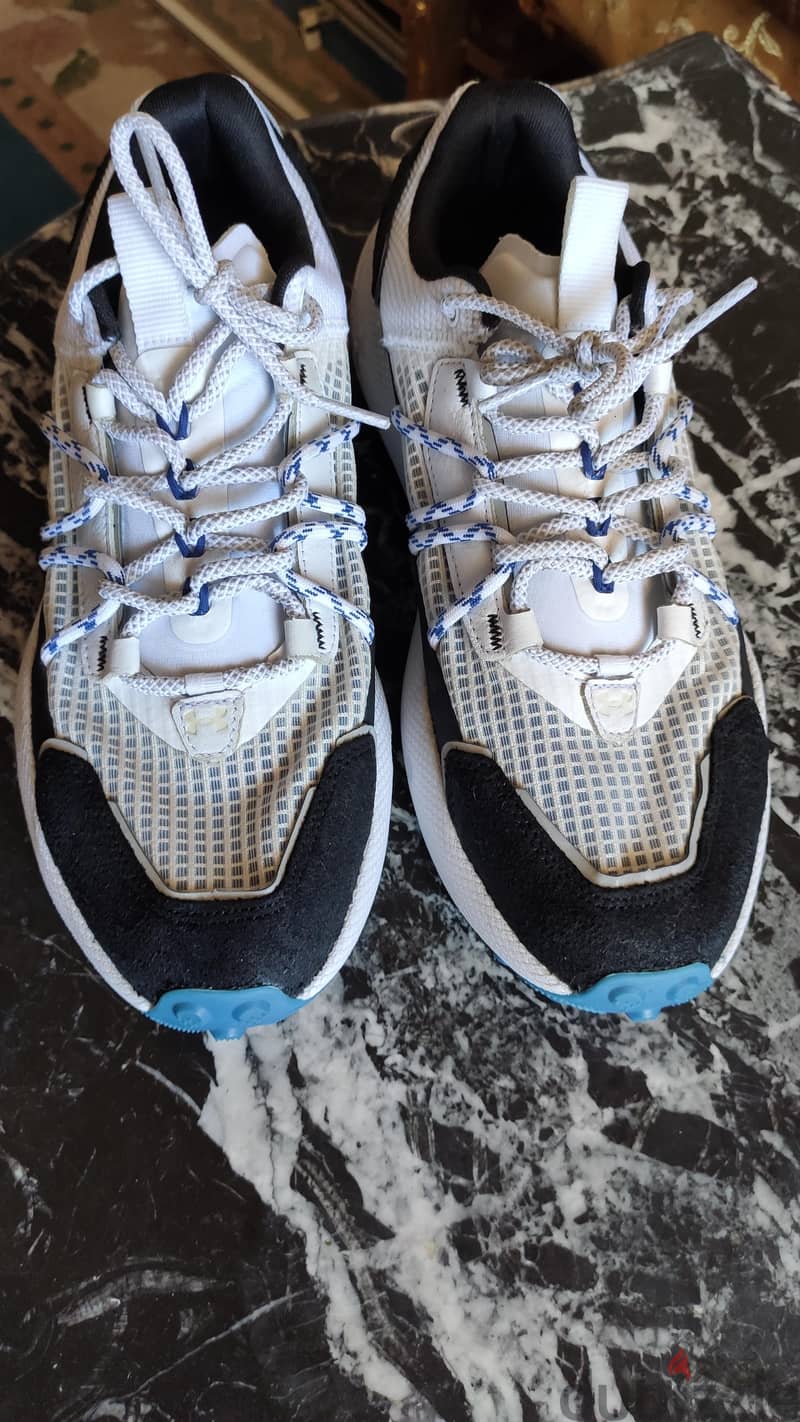 Under armour hover 6