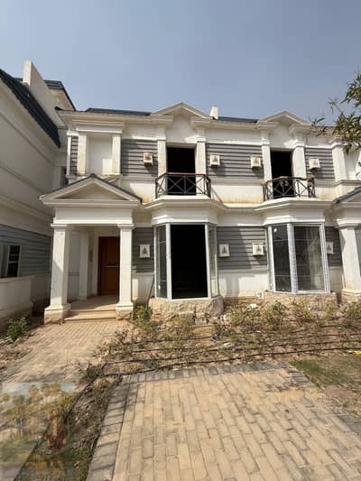 Ready to Move Townhouse in Mountain View iCity | Direct on Central Park