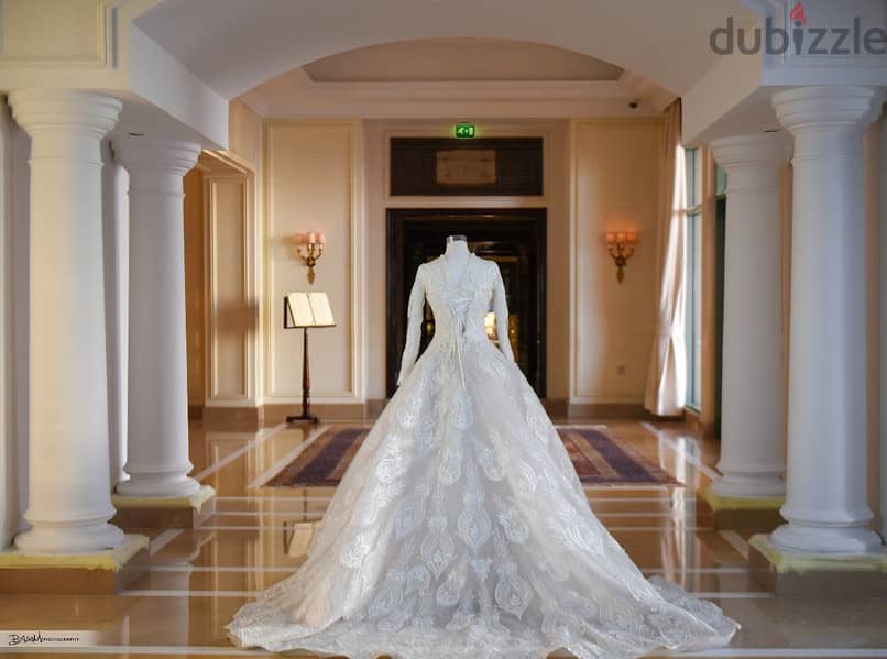 Luxurious Wedding Dress 1