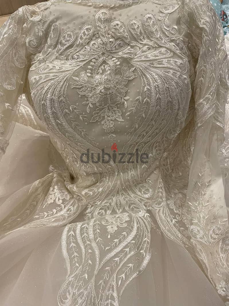 Luxurious Wedding Dress 17