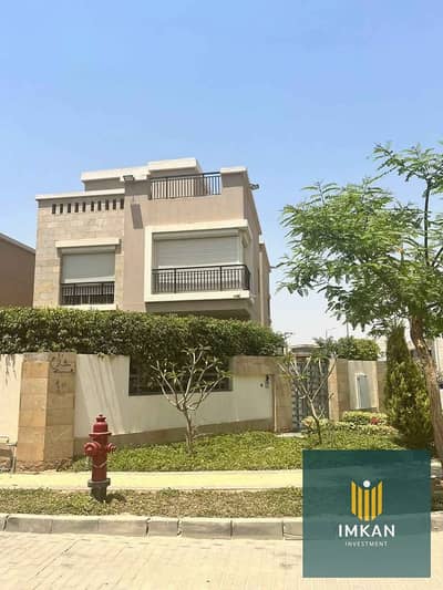 Twin house for sale, ready for immediate occupancy, with a 30% discount, 5% down payment, and installments over 7 years. Located in Taj City Compound,