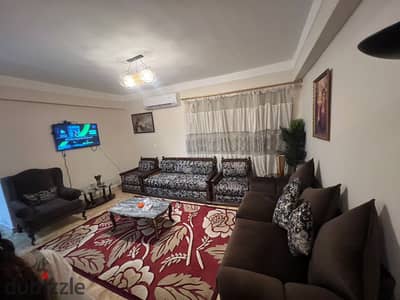 شقة للبيع قرب فندق سفير ميدان المساحه للسكن الراقي والمميز بالدقي