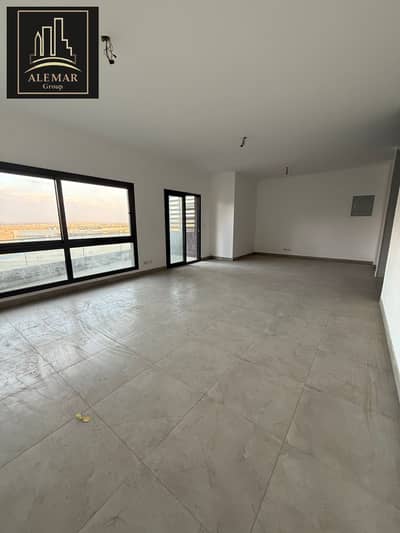 Apartment 178 meters for sale in Brivado View open in front of services