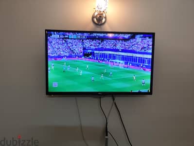 شاشة حالة ممتازة مع الريموت الأصلى