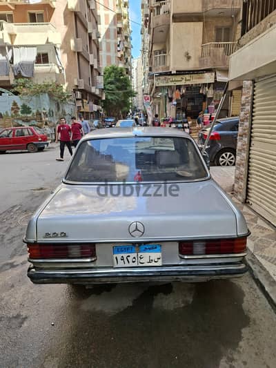 مرسيدس بنز إيه 200 1983