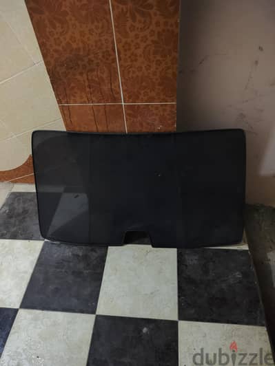 شماسة زجاج خلفي كبيرة
