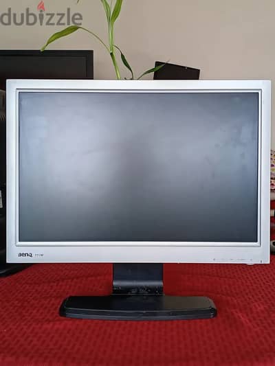 شاشة 17 بوصة - BENQ بحالة ممتازة وسعر مغرى جدا