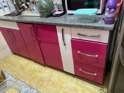 مطبخ كامل بالرخام و الحوض استعمال بسيط بيع