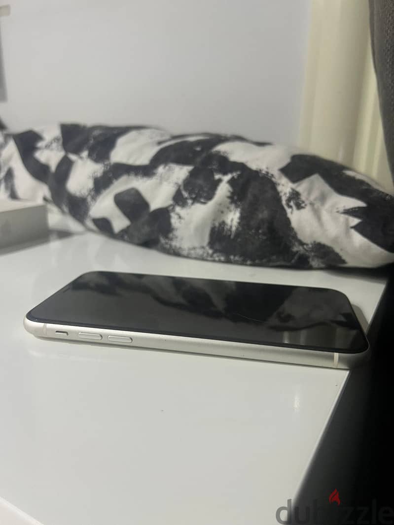 Apple - iPhone 11 4