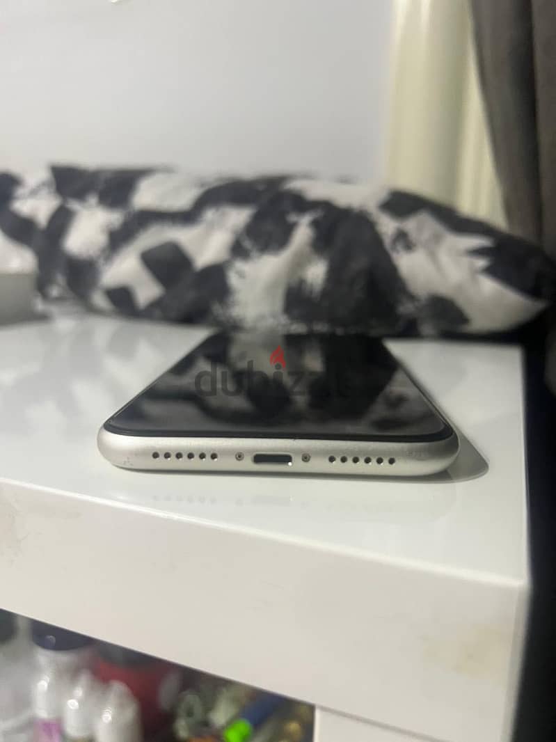 Apple - iPhone 11 5
