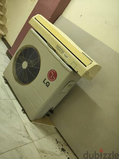 تكييف LG ثلاثة حصان بارد ساخن شغال كويس جدا