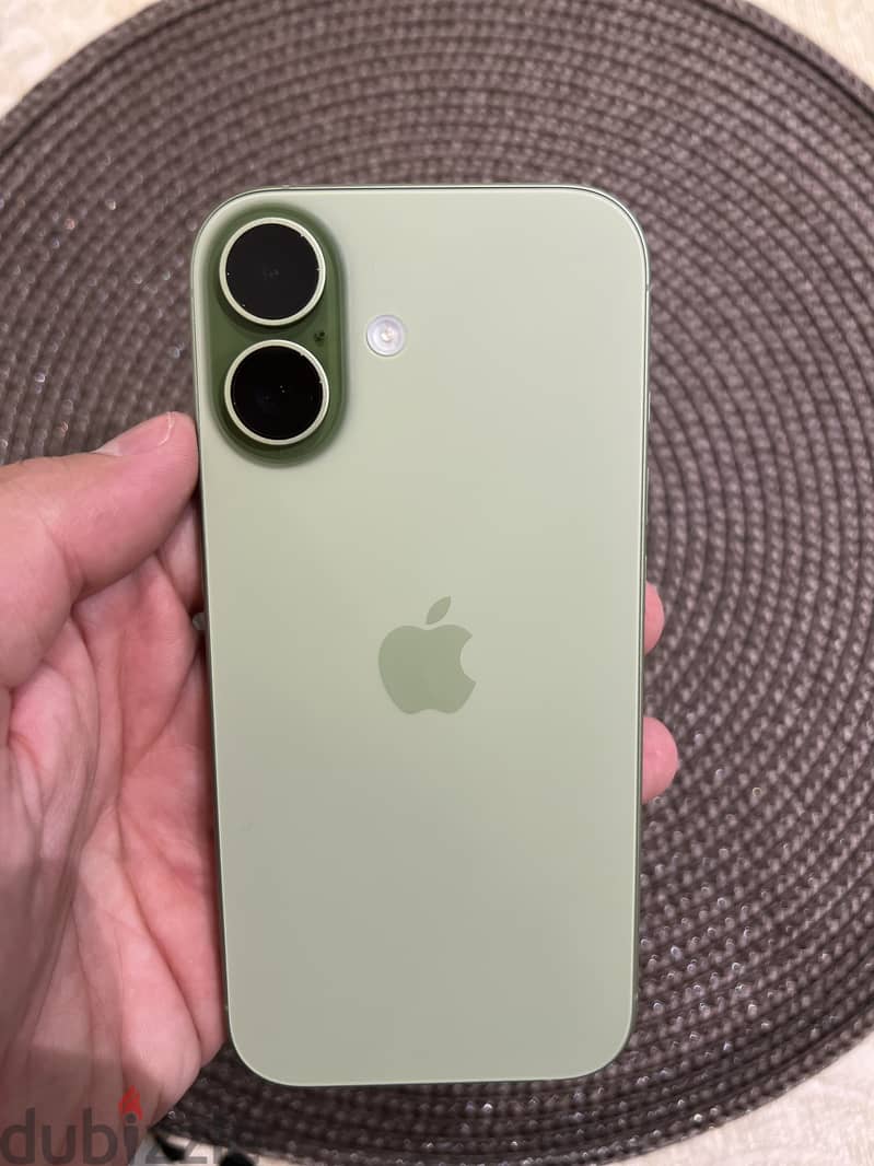 Apple - iPhone 17 4