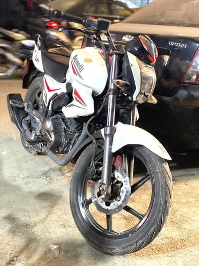 بينلي vlr200