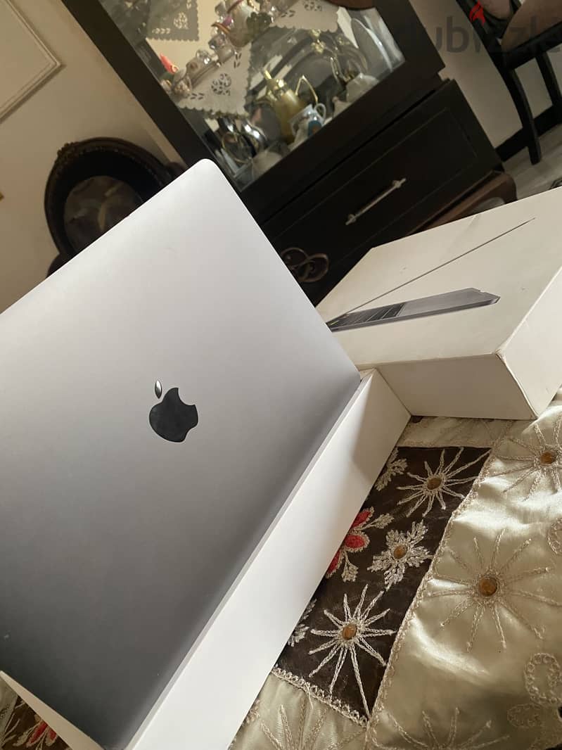 MacBook pro 2020 touch bar  4