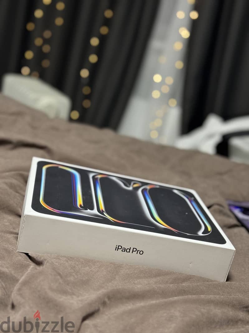 NEW iPad Pro M5 13-inch 256GB WiFi + Cellular (Sealed) 1