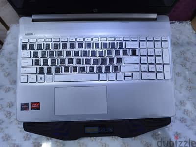 laptop For sale HP 15 DW معاه كل مشتملاته حاله ممتازه