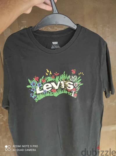 Original Levi's Floral Spellout t shirt