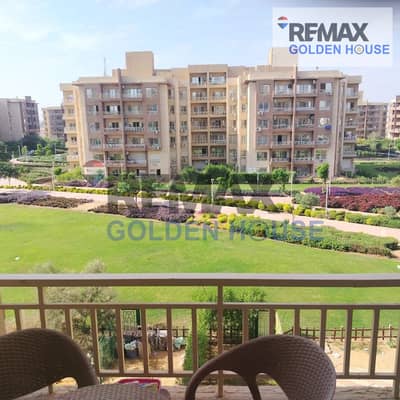 With a monthly installment of 30,000, a 160 sq m apartment on the third floor with 3 bedrooms and 2 bathrooms, overlooking the garden, is for sale in