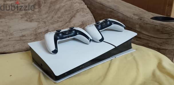 Ps5 slim digital with 2 controller