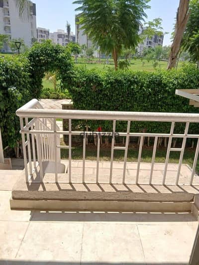 Apartment for sale in Madinaty B12, ground floor with garden view and wide garden directly in front of services and the mosque, with steps to East Hub and Craft Zone. Exceptional in Madinaty B12, model 200, area 189 square meters + large private garden. Apartment with 4 bedrooms and 3 bathrooms, exceptional wide garden view. Cash payment required 11 million EGP. Apartment for sale in Madinaty B12, ground floor with garden view and wide garden directly in front of services and the mosque, with steps to East Hub and Craft Zone. Exceptional in Madinaty B12, model 200, area 189 square meters + large private garden. Apartment with 4 bedrooms and 3 bathrooms, exceptional wide garden view. Cash payment required 11 million EGP.