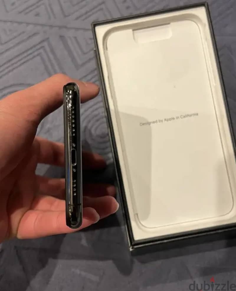Apple - iPhone 11 Pro Max 1