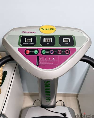 : جهاز Smart Fit Massage Vibration Plate بحالة ممتازة للبيع جهاز هزاز
