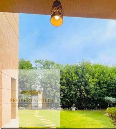 Corner villa for sale, immediate delivery in Al-Shorouk next to the British University. 3 million is required and you can move in within days.