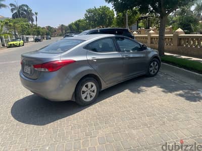 هيونداي إلينترا 2012