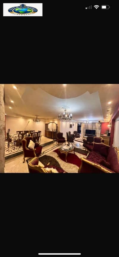 Corniche El-Manyal on the Nile Furnished apartment for rent consisting of three bedrooms and a reception 2 bathrooms and a kitchen 5 fully air-conditioned beds Wi-Fi natural gas eighth floor elevators Nile view first row vital location close to the metro station and downtown