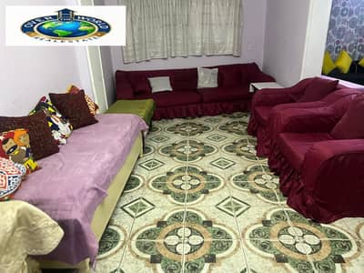 Furnished apartment for rent in Al-Maadi Gardens, Hassanein Desouky Street, near the metro station. It consists of two bedrooms, a reception area, a bathroom, and a kitchen on the second floor.
