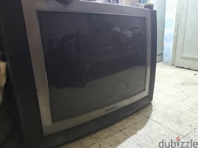 شاشة توشيبا إصدار قديمة بحاله جيدة جدا
