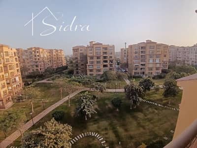 Very special price for a quick sale: 175 sq m apartment on the sixth floor, City, near the club